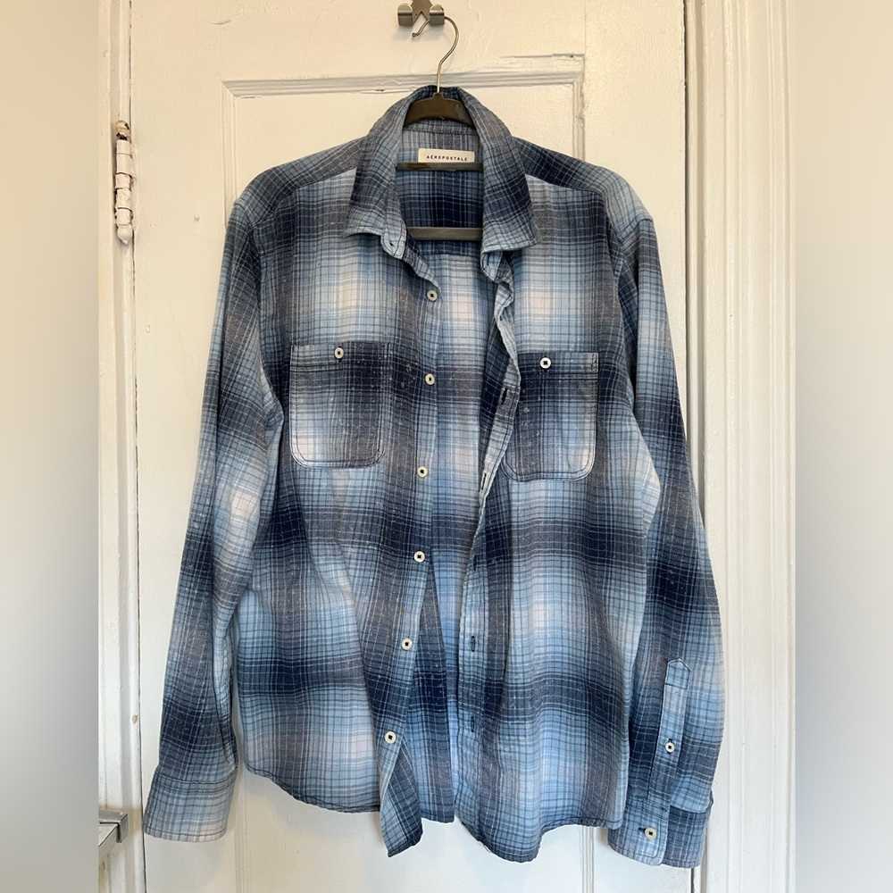 Plaid Aeropostale blue and blue button up